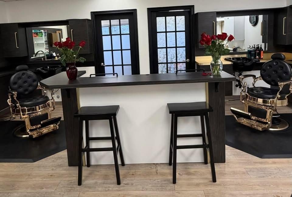 Maria Hair Design salon lounge and styling stations
